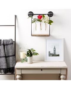 WALL SHELF WITH VASES